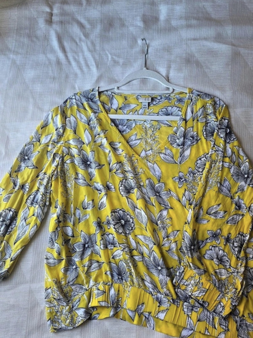 Cute Floral Long Sleeve Blouse in Yellow & Gray